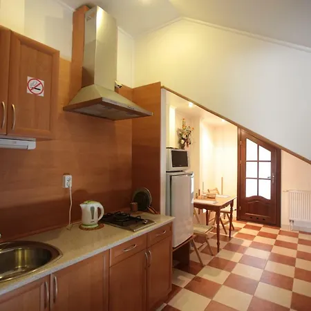 в центрі трускавця Affittacamere 3*