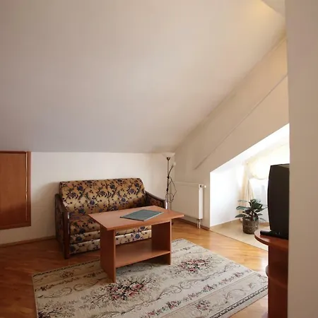 Affittacamere в центрі трускавця 3*