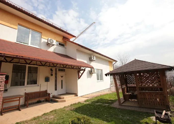 в центрі трускавця 3*